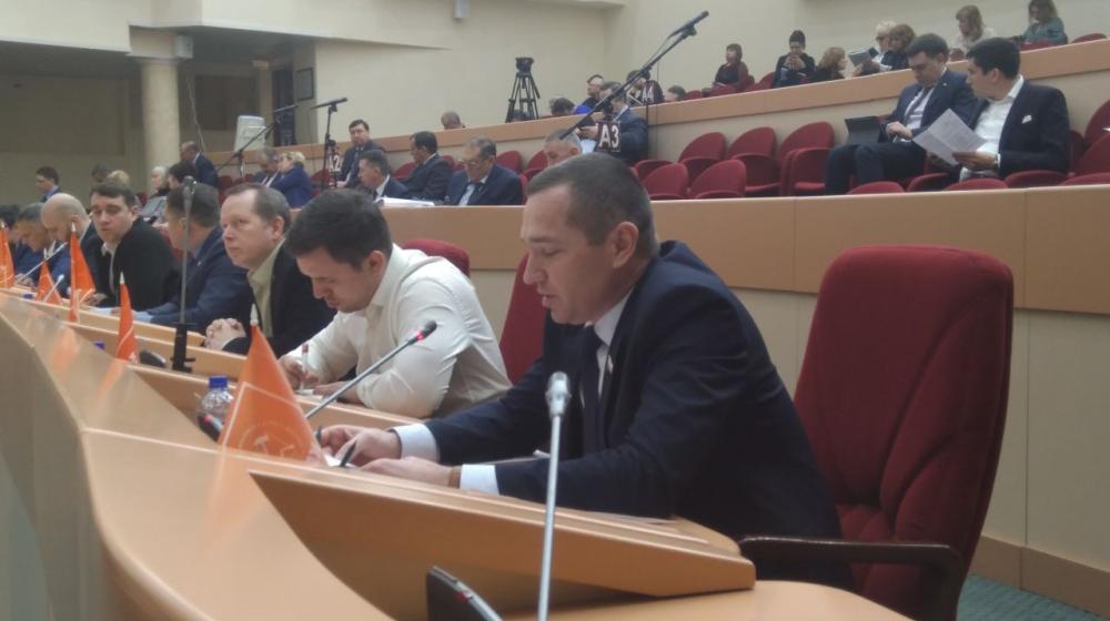 Саратовская область. Депутаты фракции КПРФ добились запрета продажи энергетических напитков детям