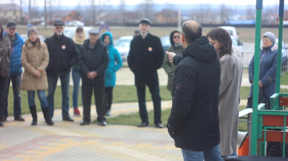 Коммунисты организовали митинг в поселке Разумное Белгородского района