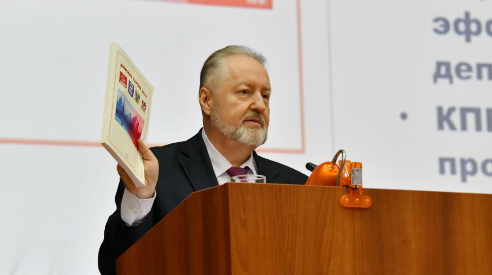 Сергей Обухов - «Свободной прессе»: Ну проживет страна неделю в режиме «стол-компьютер-туалет-кровать-телевизор» — а дальше?