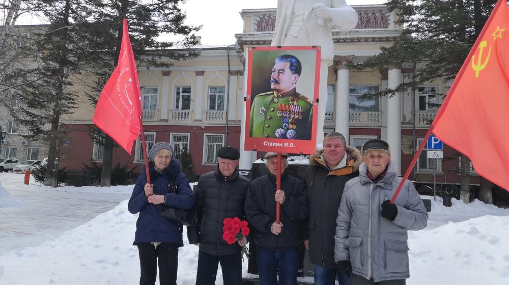 В Приморском крае почтили память руководителя СССР Иосифа Сталина