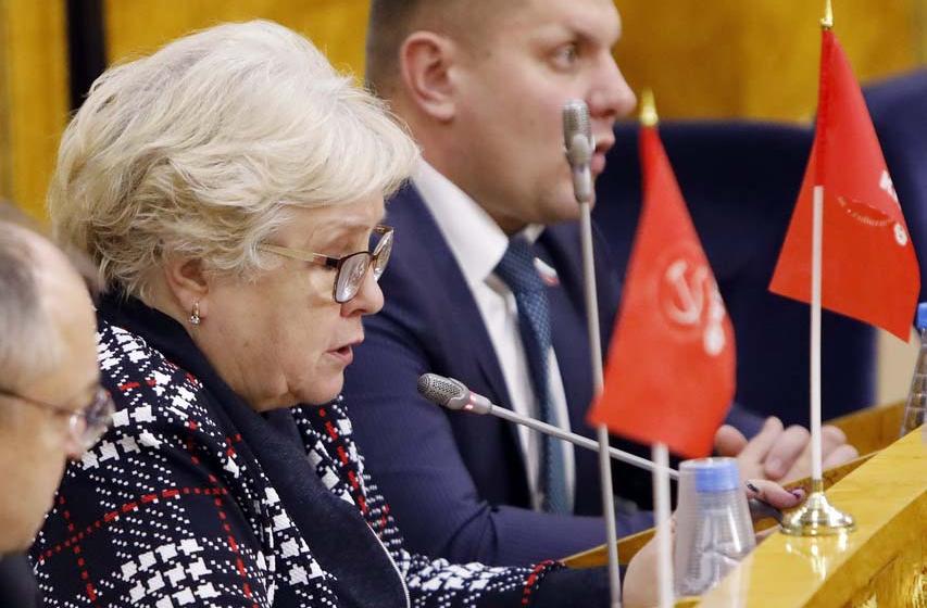 Выступление депутата-коммуниста Регины Илларионовой о поправках в Конституцию в Законодательном собрании Ленинградской области