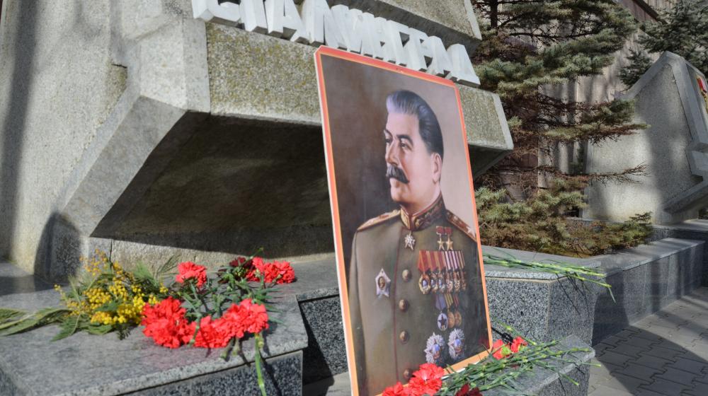 Севастопольские коммунисты почтили память Иосифа Виссарионовича Сталина