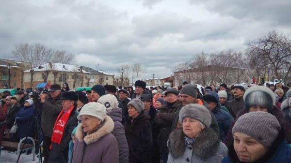 В Свердловской области жители Малышева митингуют против мусорного полигона рядом с их домами