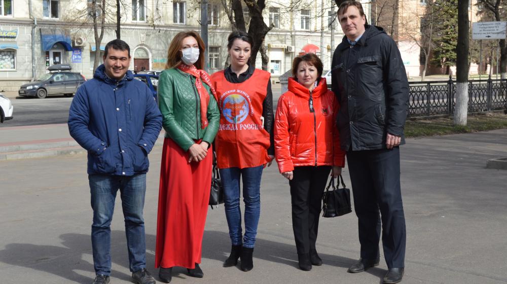 В Орле почтили память Н.Н. Поликарпова