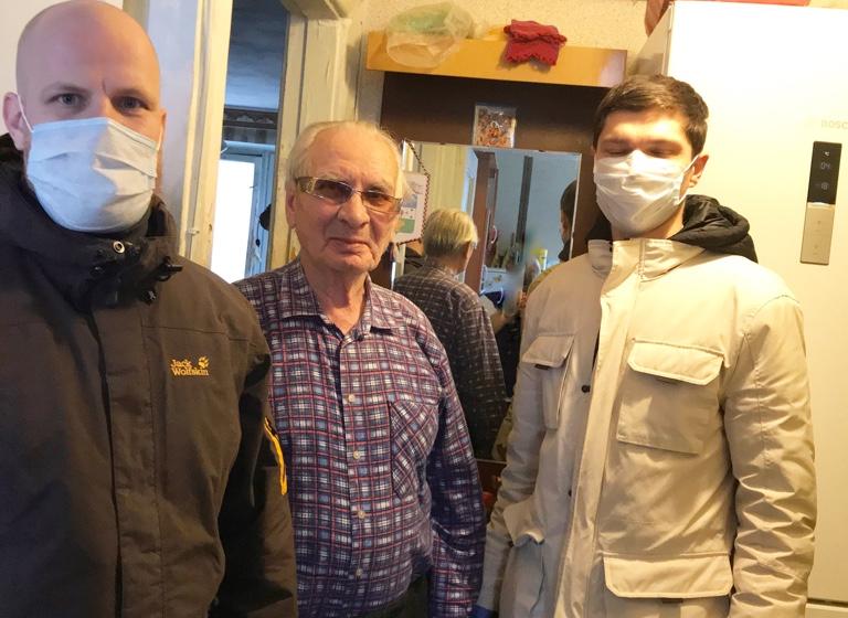 Московская область. Комсомольцы Дмитрова своих не бросают!