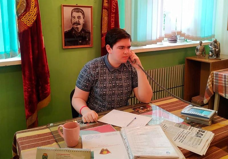 Свердловские комсомольцы своих не бросают!