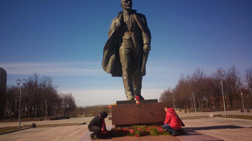 Коммунисты Ленинградской области: Ленин с нами!