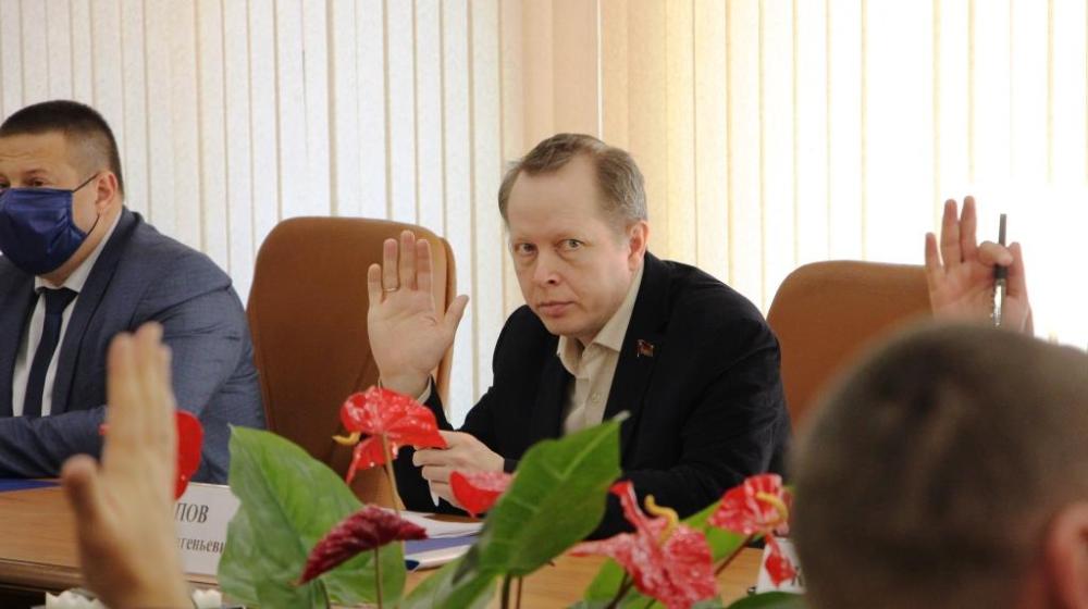 Саратовская область. Депутат-коммунист Владимир Есипов предлагает ввести ЧС