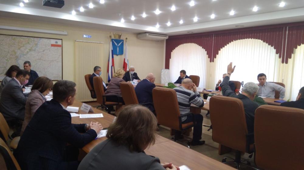 Коммунисты предложили выделить по 10 000 рублей каждому жителю Саратовской области