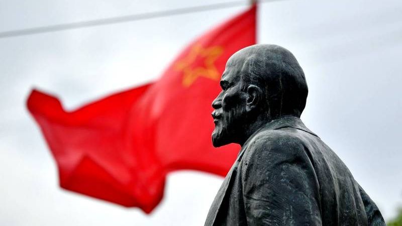 Секретарь ЦК ЛКСМ Ярослав Листов: Отказ от ленинской теории и практики приводит левых к провалу 