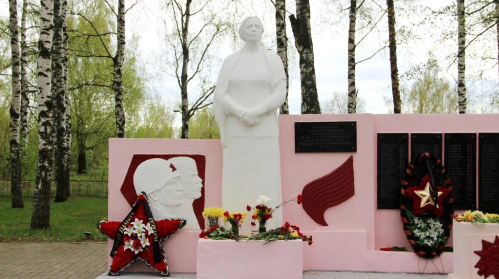 Под красными флагами Победы прошел автопробег в Ярославле