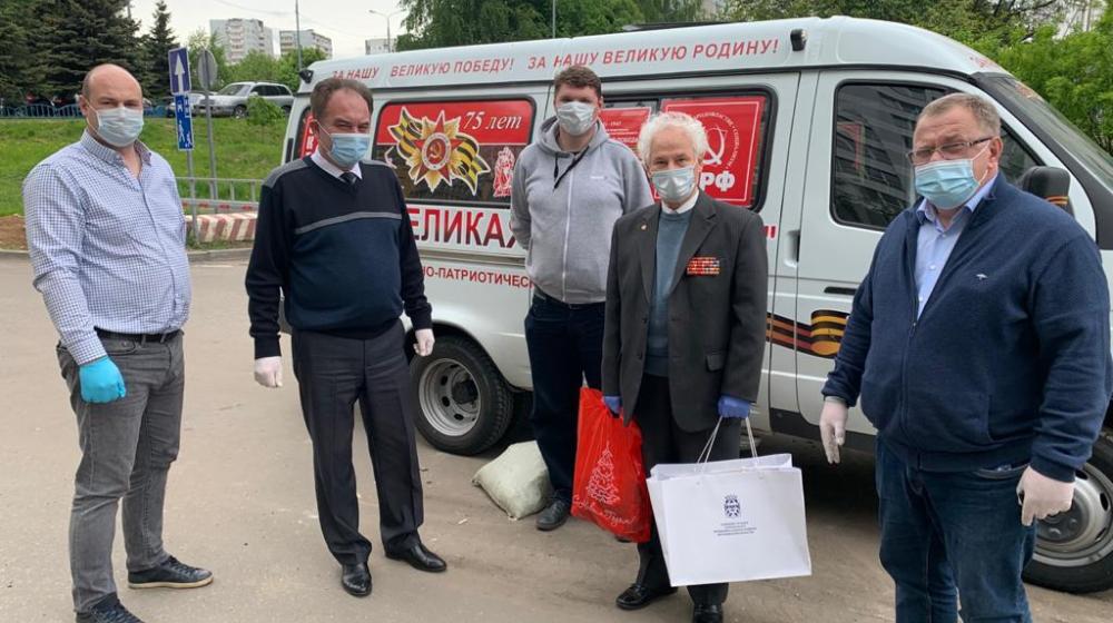Коммунисты Московской области своих не бросают