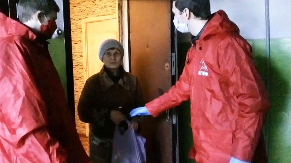 Комсомольцы Брянщины проводят акцию «Своих не бросаем!»