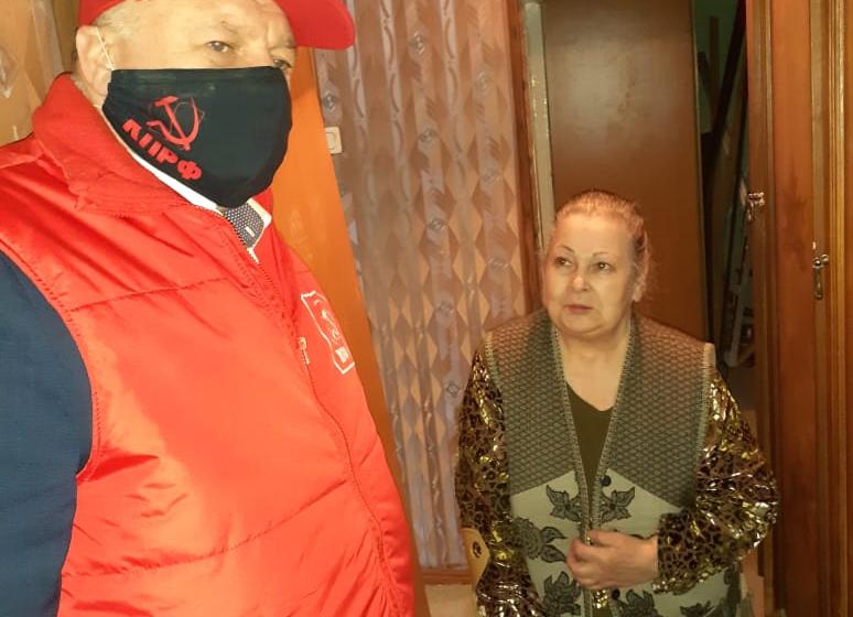 Магаданские коммунисты и комсомольцы  доставили продуктовые наборы узникам фашистских концлагерей и ветеранам КПРФ