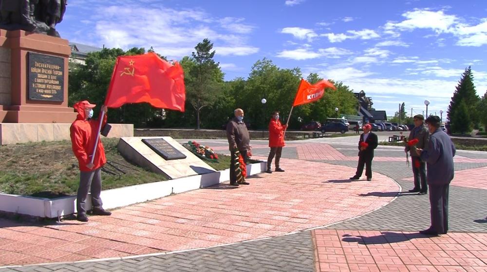 Омские коммунисты отмечают годовщину Марьяновских боёв