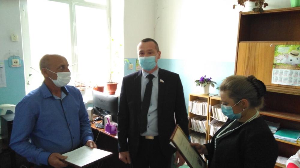 Саратовская область. Депутат-коммунист встретился с медиками Базарного Карабулака