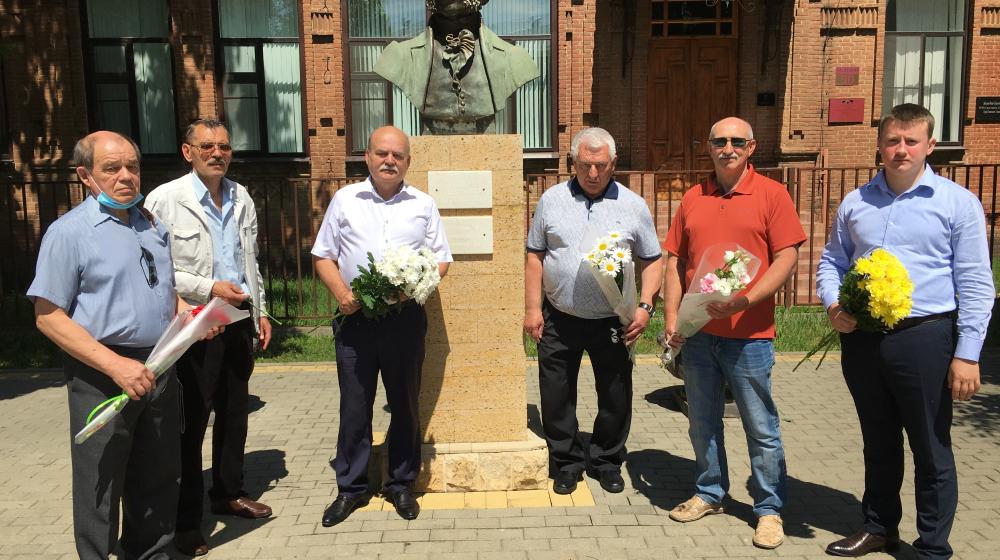 Краснодарский край. Кубанские активисты КПРФ и ЛКСМ отметили Пушкинский день