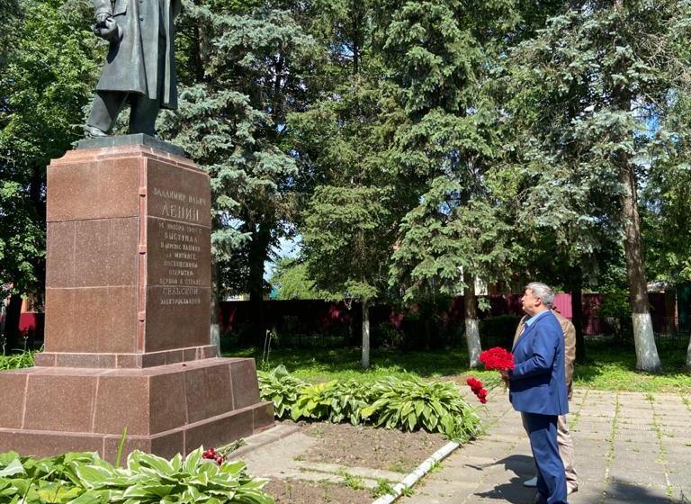 Московская область. Памятникам В.И. Ленину - партийную заботу!