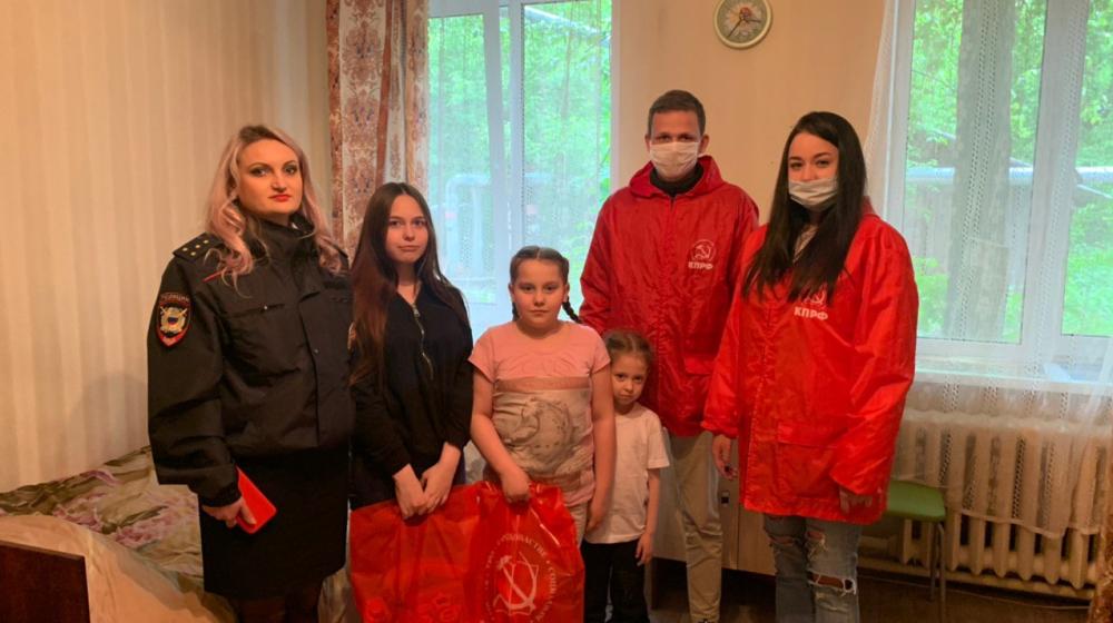 Нижегородские коммунисты провели серию акций в День защиты детей