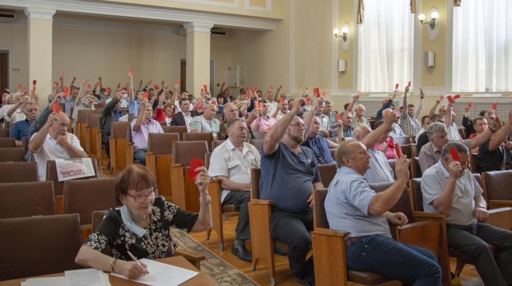 Краснодар. Конференция краевого отделения КПРФ выдвинула Александра Сафронова кандидатом на должность главы администрации края