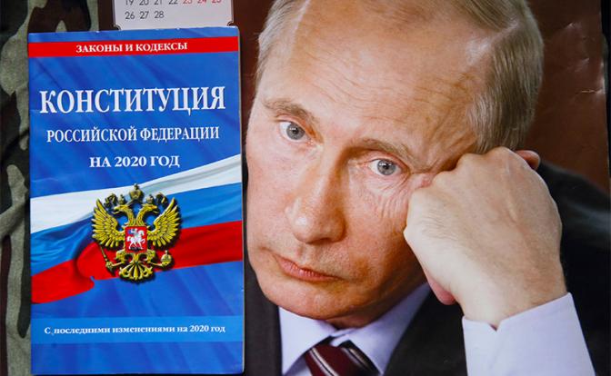 Сергей Обухов - «Свободной прессе»: Кремль застеснялся пожизненного Путина