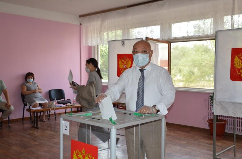 В Калмыкии проводится альтернативное голосование за поправки в Конституцию от КПРФ