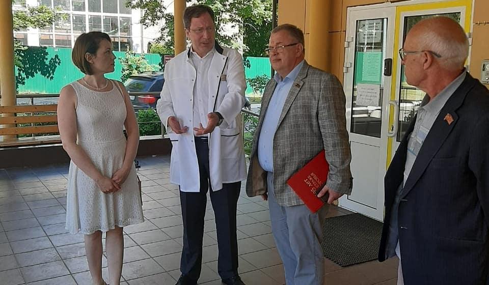 Московская область. Депутат КПРФ Александр Наумов: «Берегите себя, доктора! Спасибо вам за тот подвиг, который вы совершили в борьбе с Covid-19!»