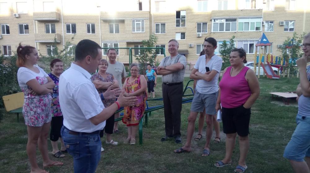 Краснодар. Кандидат на должность главы края Александр Сафронов встретился с жителями в поселке Краснодарском