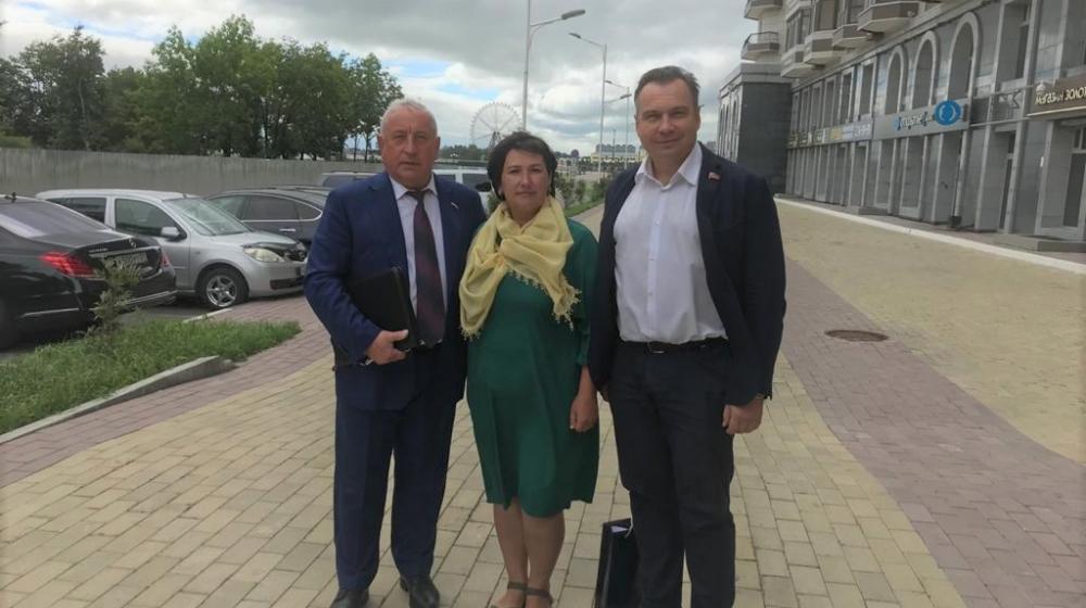 Приамурье станет Дальневосточной Кубанью: Николай Харитонов поручил амурским коммунистам контроль над аграрными инициативами КПРФ