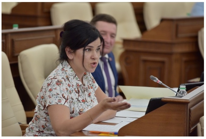 Мария Прусакова на сессии Алтайского Заксобрания напомнила «единороссам» про их обещания по пенсионной реформе