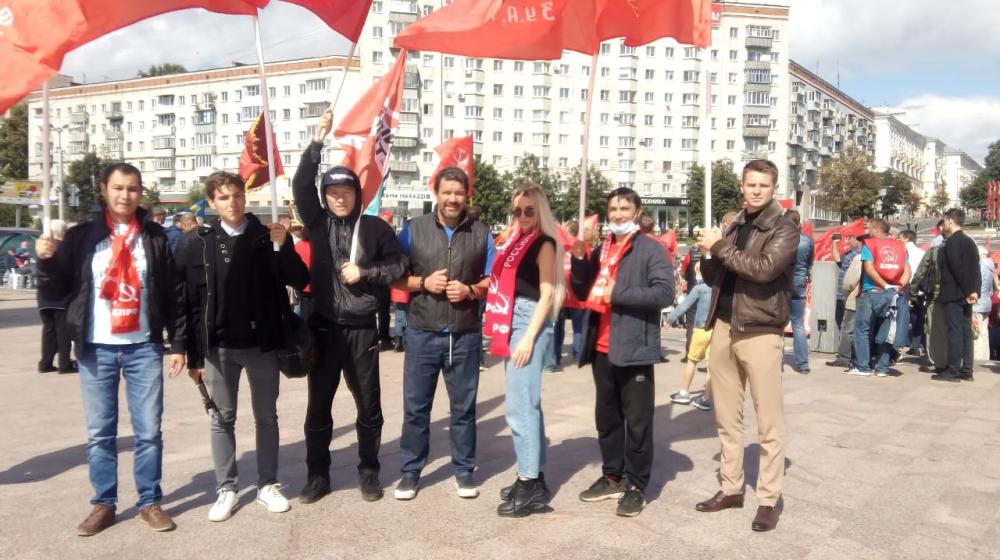 Александр Ющенко принял участие в акции протеста в Ульяновске
