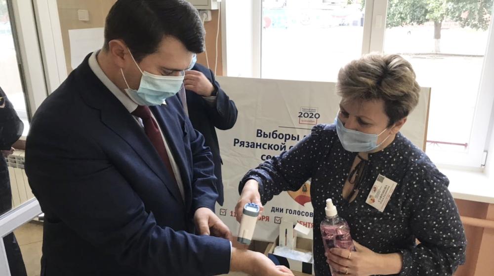 Олег Лебедев ознакомился с ходом голосования на избирательных участках Рязанской области.