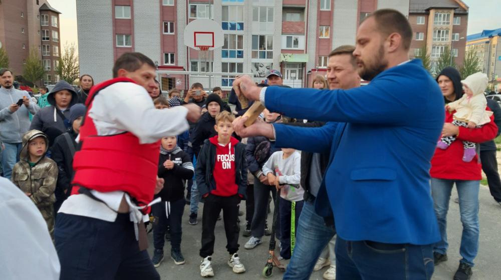 Тюменская область. Кандидаты от КПРФ провели детский праздник в Боровском