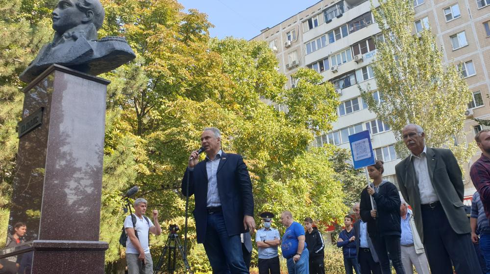 «Итоги выборов Губернатора Ростовской области не признаём!»: в Ростове состоялась встреча Е. Бессонова с ростовчанами