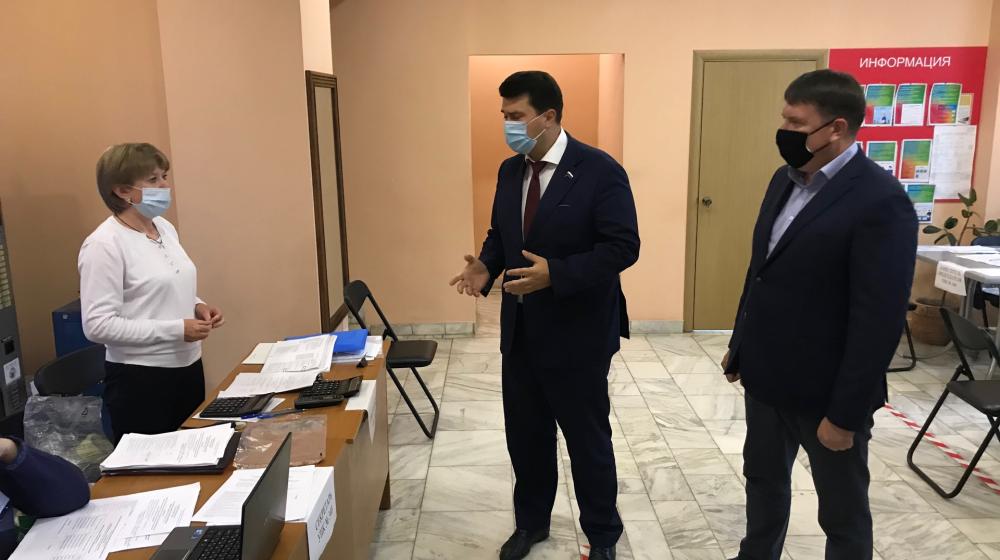 Олег Лебедев вместе с юристом объезжает проблемные избирательные участки во Владимирской области