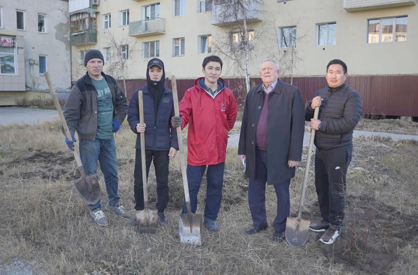 Якутские коммунисты участвуют в акции «Сад Памяти»