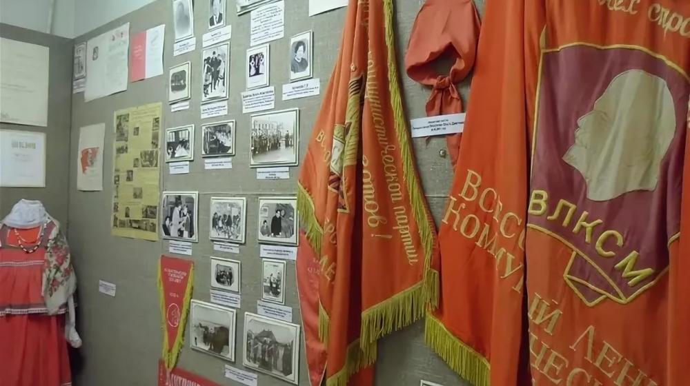 Магаданская область. Коммунисты и комсомольцы знакомятся с историей местной организации ВЛКСМ