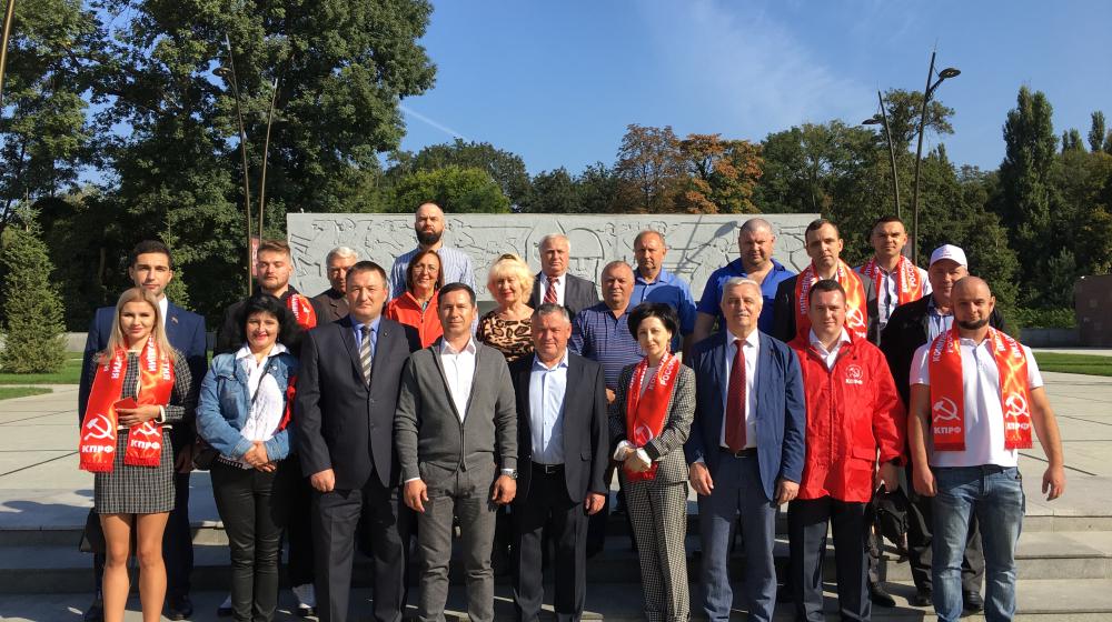 Краснодар. Коммунисты почтили память павших защитников Советской власти