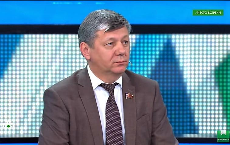 Дмитрий Новиков: «Разговаривать на равных США будут только с сильной Россией»