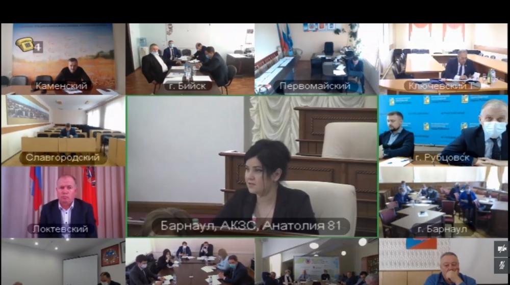 Алтайский край. Депутаты КПРФ не поддержали краевой бюджет на сессии АКЗС