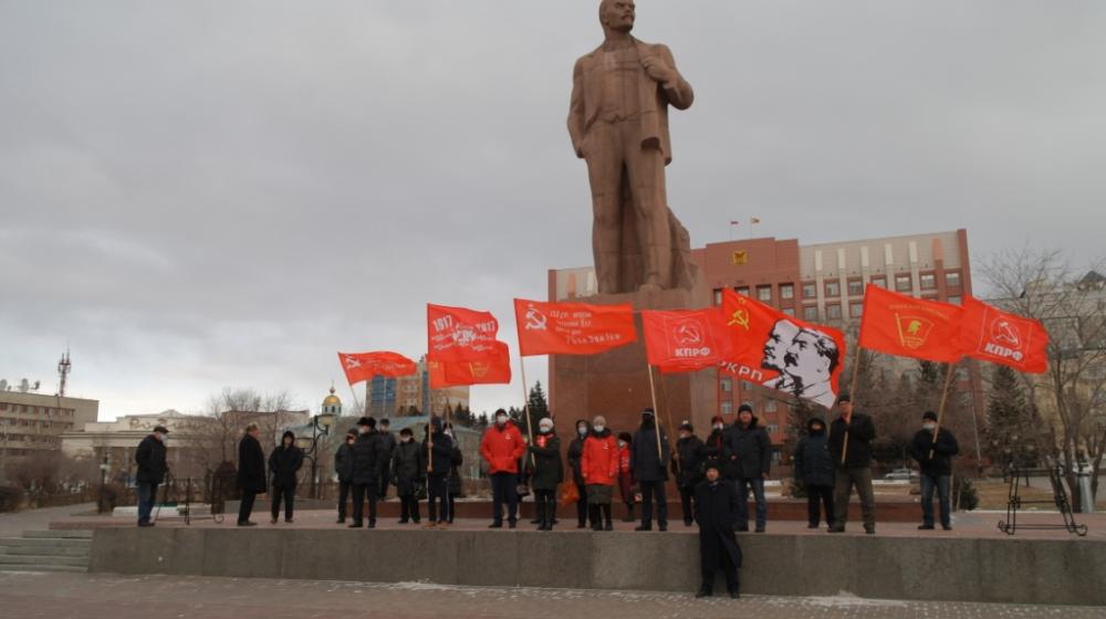 Коммунисты Забайкалья отдали дань уважения землякам-революционерам в День Великого Октября