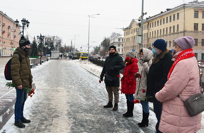 Цветы товарищу Сталину от ивановских коммунистов