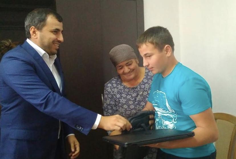 Депутат КПРФ А.Ж. Бифов оказал материальную помощь гражданам, оказавшимся в сложной жизненной ситуации