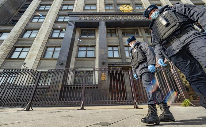 Сергей Обухов - «Свободной прессе» Про узаконенный произвол: Во время трансфера власти всех россиян возьмут на мушку