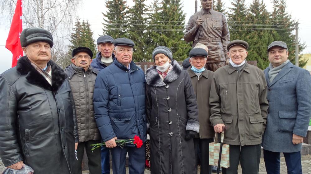 Орловская область. Памятник солдату