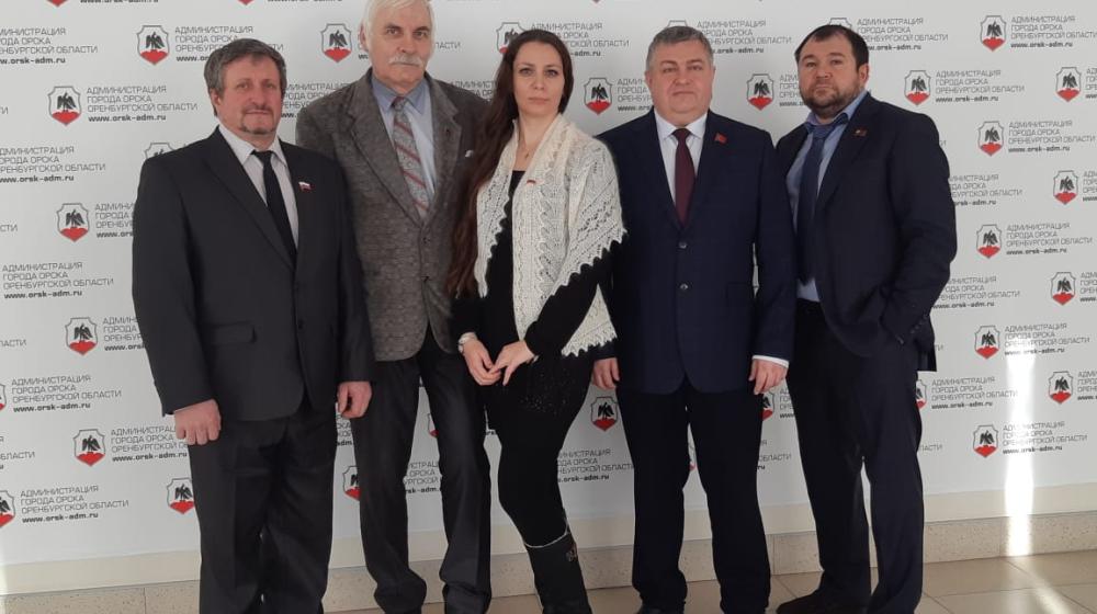 Оренбургская область: коммунисты отказались принимать предложенный бюджет Орска и покинули зал заседаний