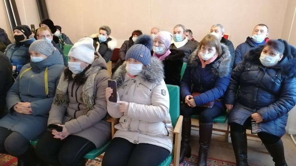 «Против присоединения к городу!»: встреча саратовских депутатов от КПРФ с жителями поселка Тепличный