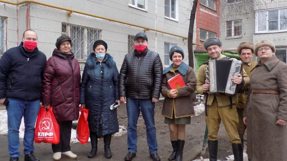 Сергей Гаврилов поздравил воронежцев с Днем освобождения города концертом из советских песен