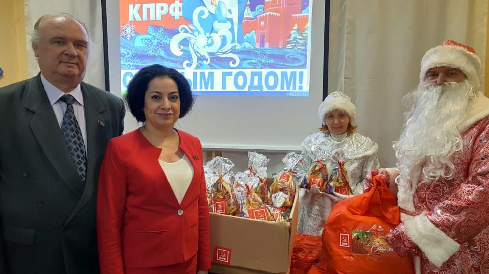 Красный Дед Мороз в Калуге