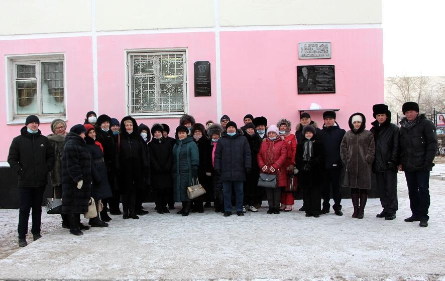 Мемориальная доска в честь 100-летия комсомола Забайкалья появилась в Краснокаменске